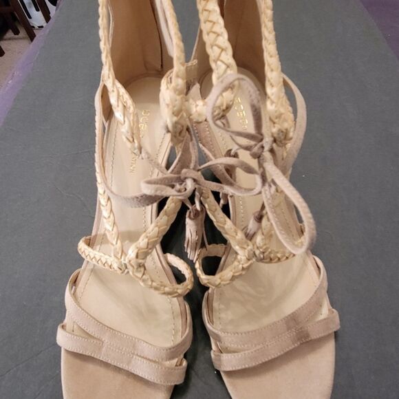 BCBGENERATION WEDGE STYLE OPEN TOE SANDAL - Picture 5 of 15